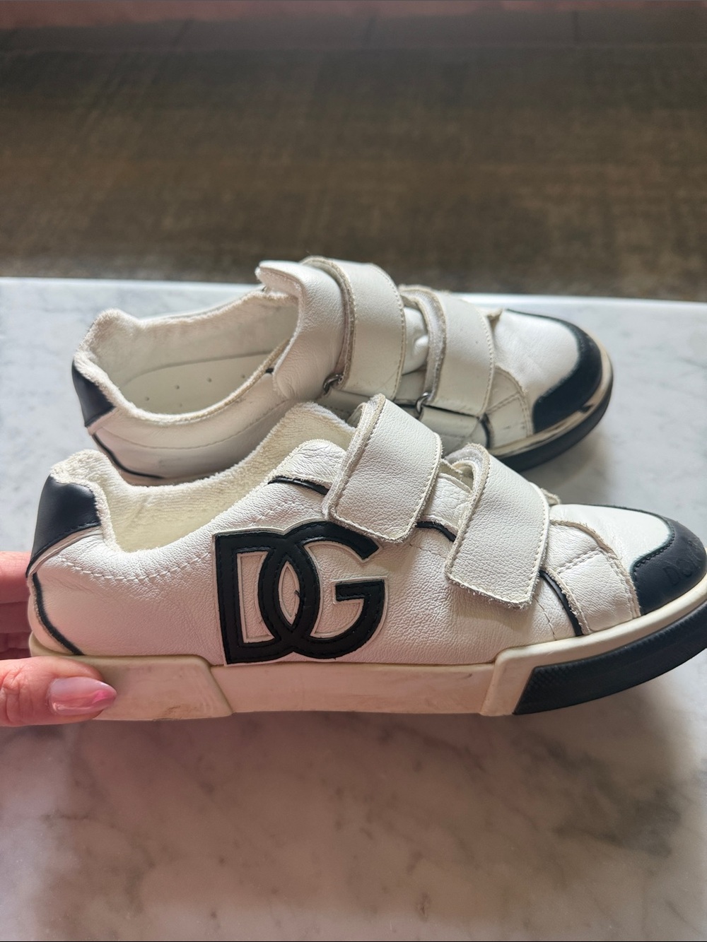 Dolce & Gabbana White and Black Kids Logo Velcro Sneakers size 4